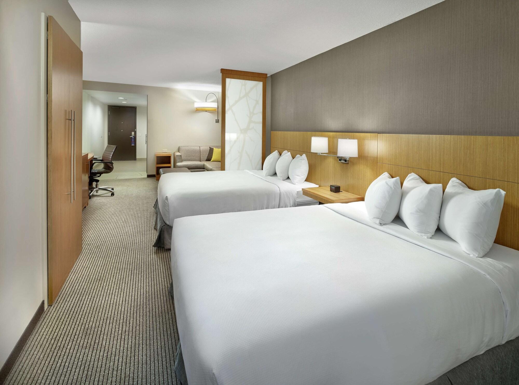 Hotel Doubletree By Hilton Edmonton Downtown Zewnętrze zdjęcie