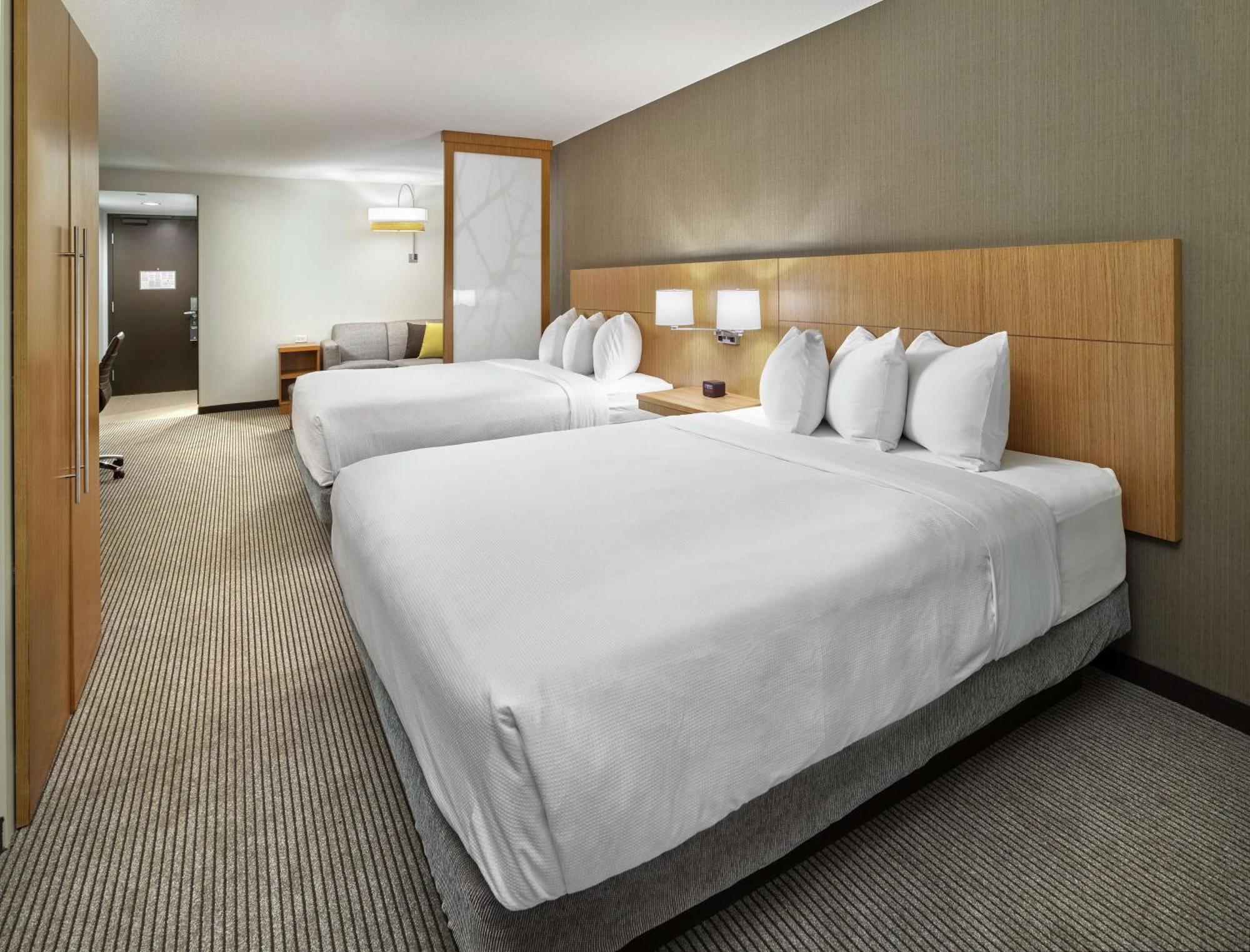 Hotel Doubletree By Hilton Edmonton Downtown Zewnętrze zdjęcie