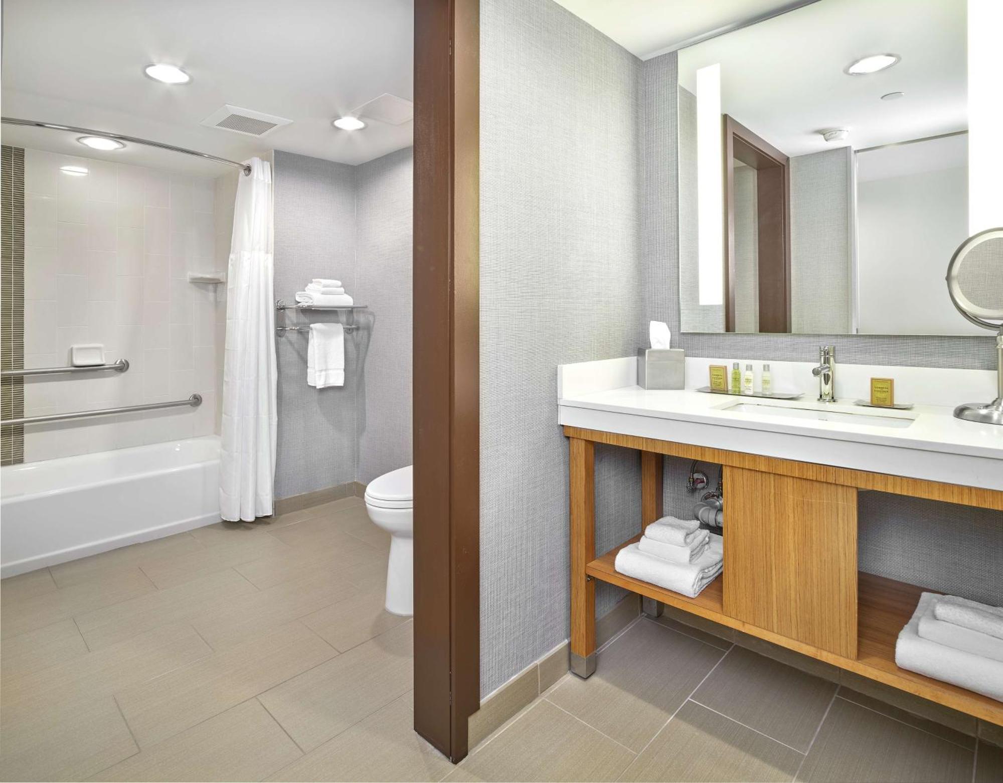 Hotel Doubletree By Hilton Edmonton Downtown Zewnętrze zdjęcie
